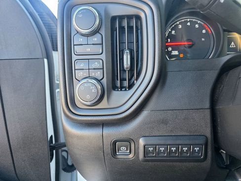 Used 2024 GMC Sierra 2500 Pro w/ Convenience Package image 31