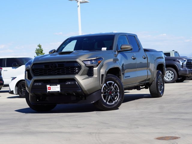 Certified 2026 Toyota Tacoma TRD Sport AWD/4WD image 4