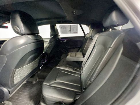 Used 2019 Audi Q8 Prestige w/ Luxury Package image 29