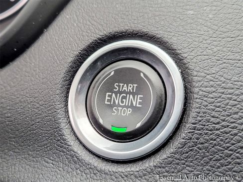 Used 2023 Cadillac XT4 Luxury w/ Cold Weather Package image 19