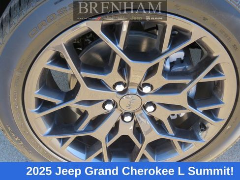 New 2025 Jeep Grand Cherokee L Summit w/ Obsidian Package image 9