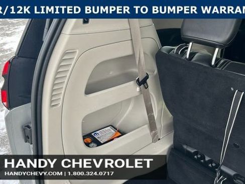 Used 2024 Chrysler Pacifica Touring-L image 14