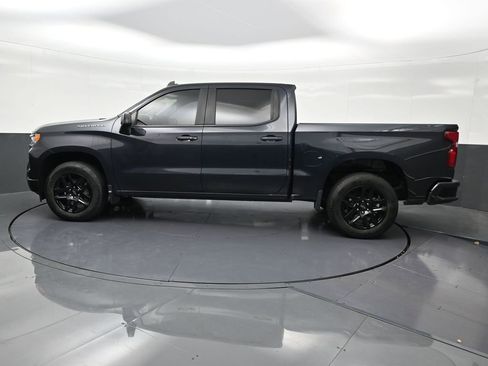Used 2023 Chevrolet Silverado 1500 RST image 2