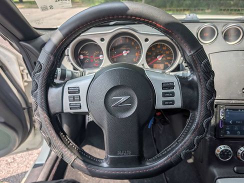 Used 2007 Nissan 350Z Touring RWD image 14