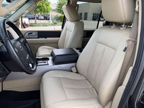 Used 2017 Ford Expedition EL XLT w/ Equipment Group 202A RWD image 24