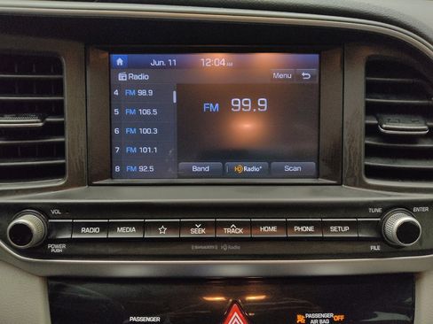 Used 2019 Hyundai Elantra SEL FWD image 25