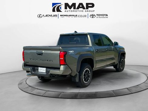 Used 2025 Toyota Tacoma TRD Off-Road w/ TRD Off Road Premium Package AWD/4WD image 5