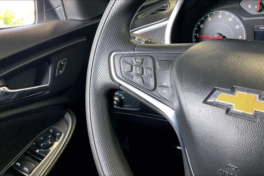 Used 2024 Chevrolet Malibu LT FWD image 8
