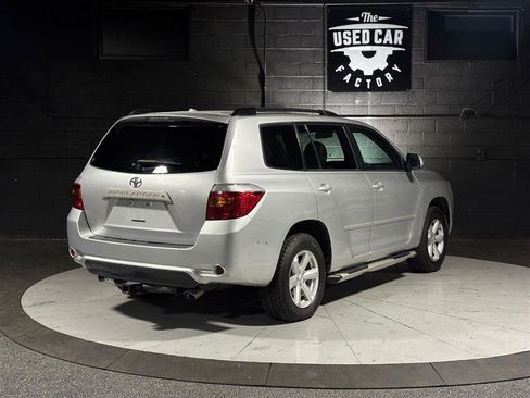 Used 2010 Toyota Highlander SE image 4