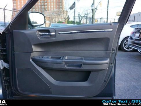 Used 2008 Chrysler 300 Touring w/ Comfort/Convenience Group image 27