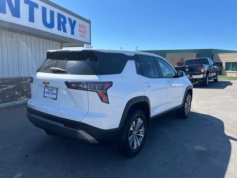 Used 2025 Chevrolet Equinox LT AWD/4WD image 10