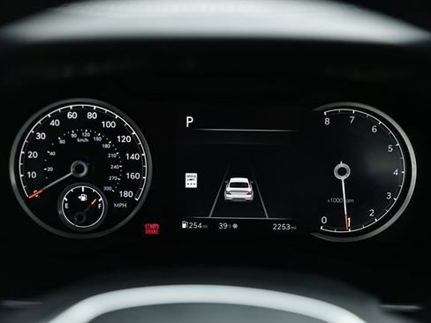 Used 2025 Genesis G70 3.3T Advanced image 32