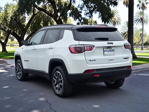 Used 2025 Jeep Compass Trailhawk AWD/4WD image 7