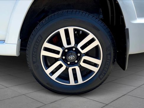 Used 2016 Toyota 4Runner Limited image 10