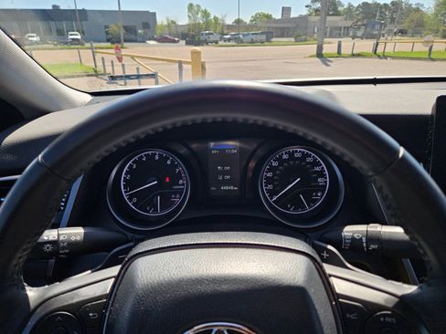 Used 2023 Toyota Camry SE image 21