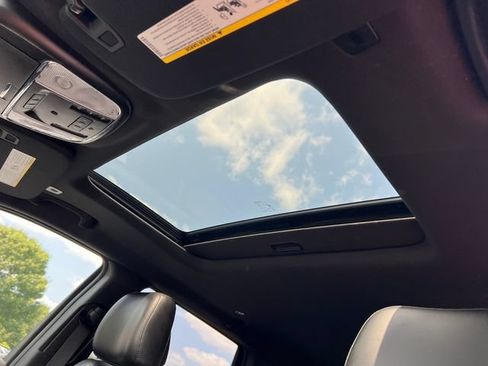 Used 2018 Jeep Grand Cherokee Altitude AWD/4WD image 9