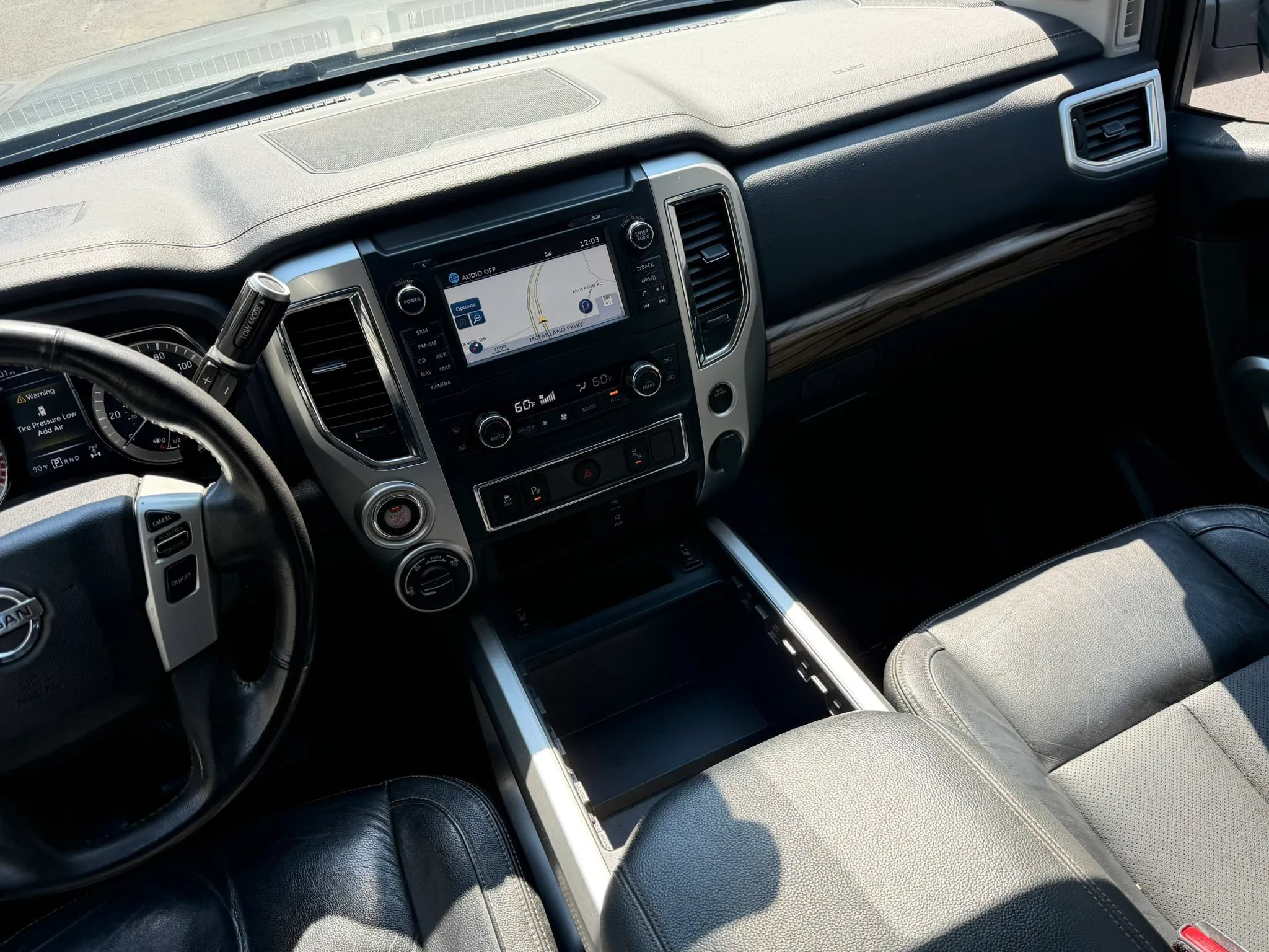 Used 2017 Nissan Titan SL AWD/4WD image 21