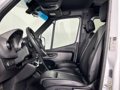 Used 2024 Mercedes-Benz Sprinter 2500 image 29