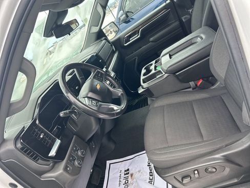 Used 2022 Chevrolet Silverado 1500 LT AWD/4WD image 12