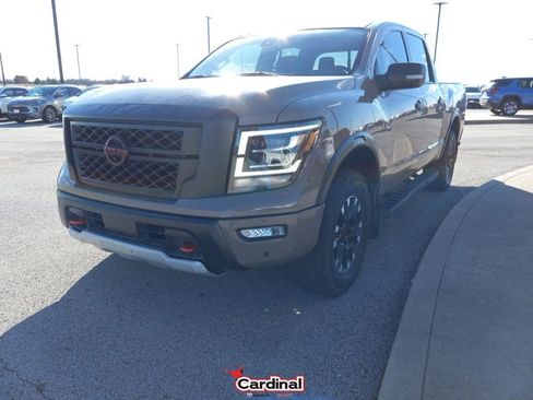 Used 2023 Nissan Titan PRO-4X w/ Pro-4x Convenience Package image 15