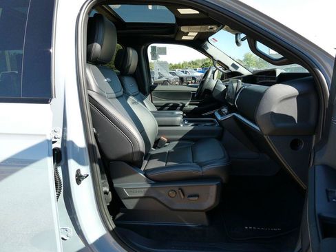 New 2027 Ford Expedition Platinum w/ Stealth Performance Package AWD/4WD image 10