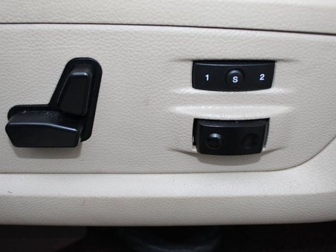 Used 2016 RAM 2500 Laramie w/ Convenience Group image 13