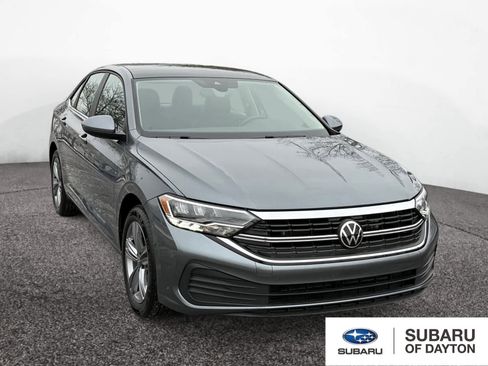 Used 2023 Volkswagen Jetta SE image 7