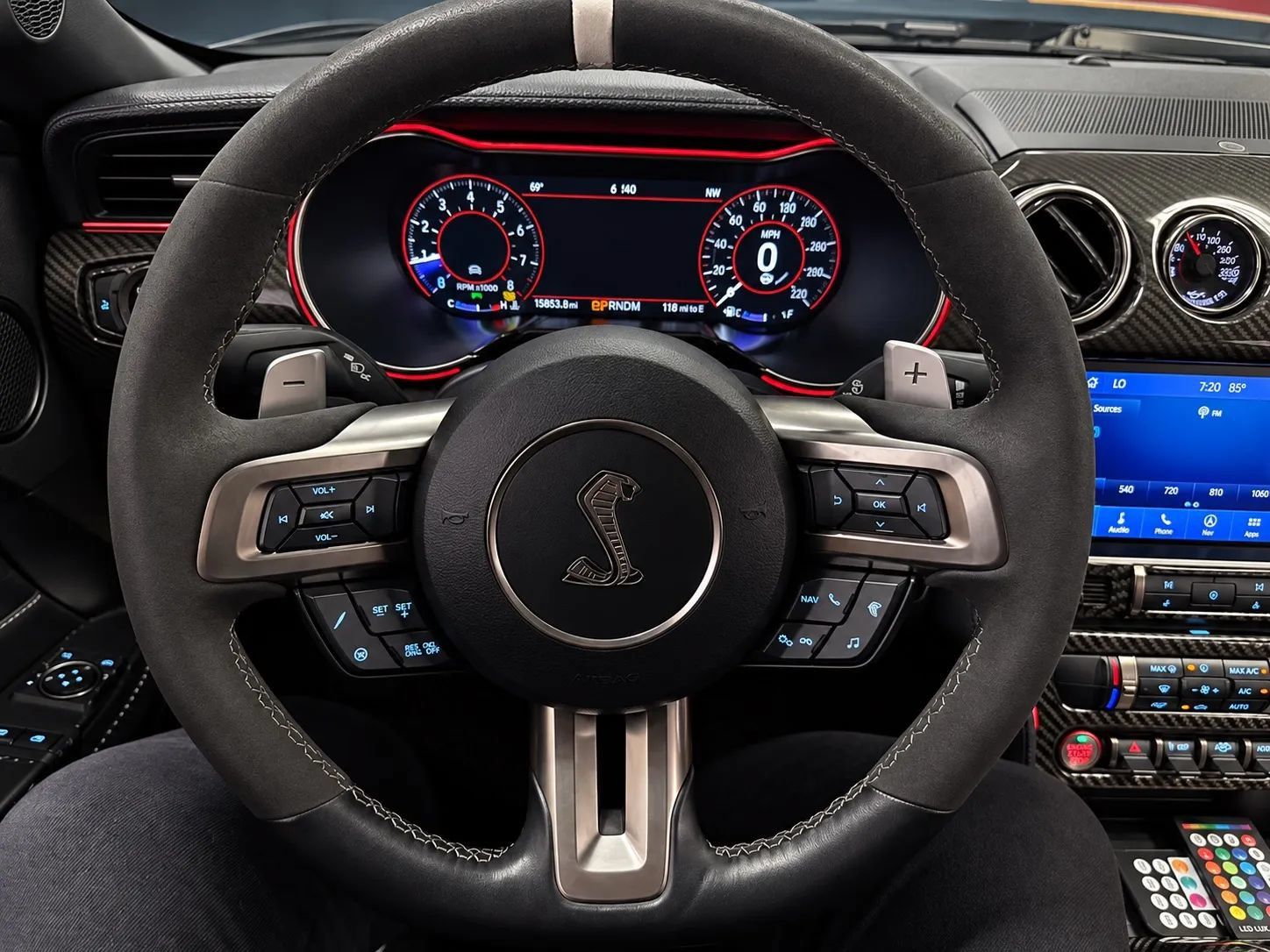 Used 2022 Ford Mustang Shelby GT500 w/ Technology Package RWD image 31
