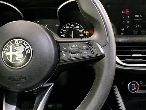 Used 2021 Alfa Romeo Stelvio Sprint w/ Nero Edizione RWD image 18