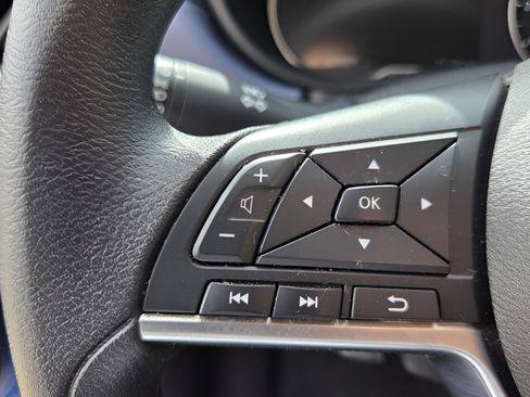 Used 2024 Nissan Versa SV FWD image 23