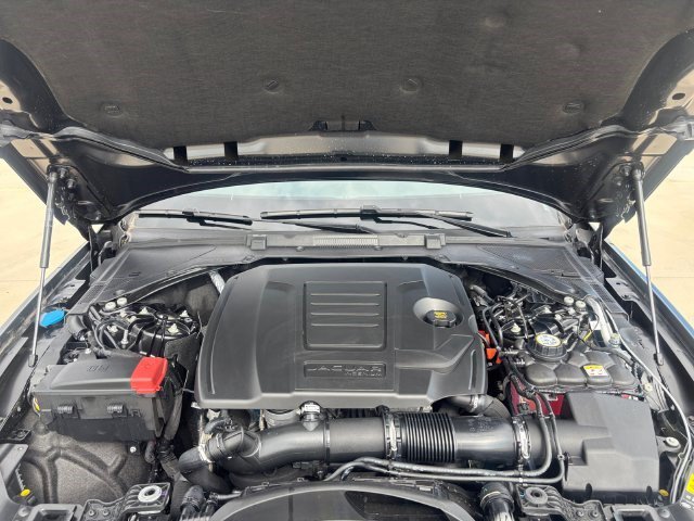 New 2024 Jaguar XF R-Dynamic SE AWD/4WD image 19