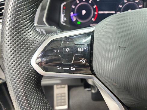 Used 2024 Volkswagen Tiguan SEL R-Line image 26