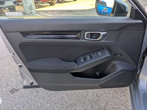 Used 2024 Honda Civic EX image 10