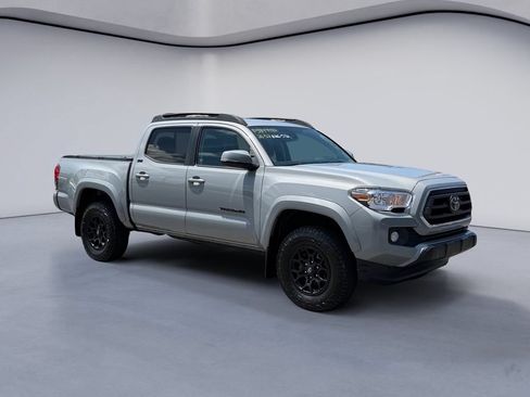 Used 2021 Toyota Tacoma SR5 AWD/4WD image 7