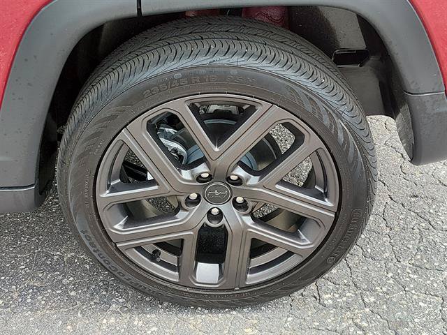 Certified 2026 Jeep Compass Latitude AWD/4WD image 13