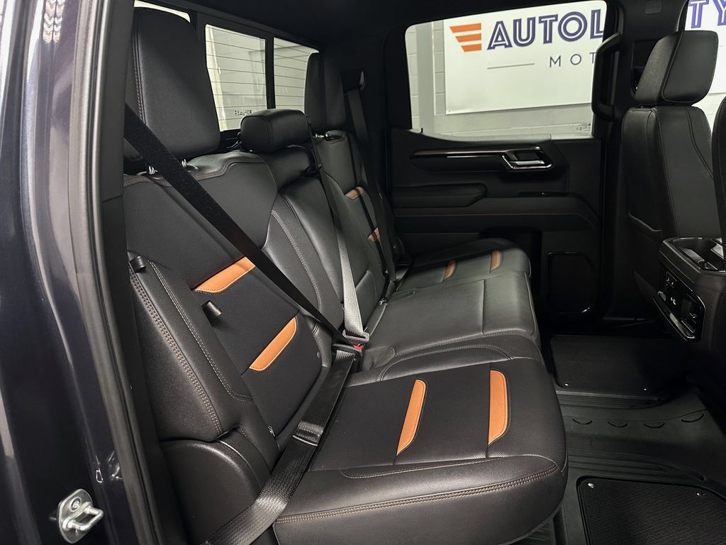Used 2025 GMC Sierra 1500 AT4 w/ AT4 Premium Package AWD/4WD image 21