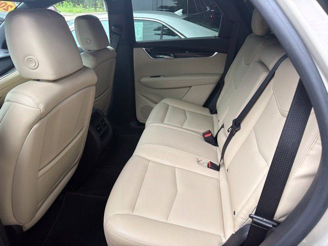Used 2017 Cadillac XT5 FWD image 18