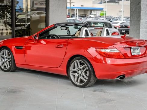 Used 2015 Mercedes-Benz SLK 250 image 11