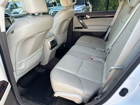 Used 2018 Lexus GX 460 Premium w/ Premium Package AWD/4WD image 4