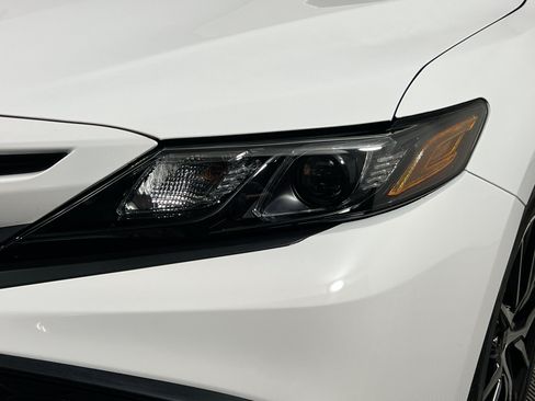 Used 2024 Toyota Camry SE FWD image 12
