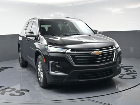 Certified 2023 Chevrolet Traverse LT image 3