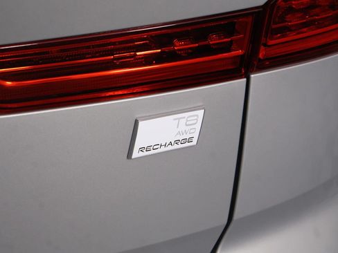 Used 2024 Volvo XC60 T8 Ultimate AWD/4WD image 20