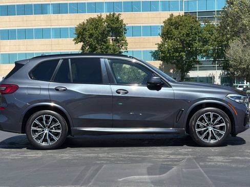 Used 2019 BMW X5 xDrive40i w/ M Sport Package AWD/4WD image 3