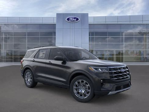 New 2026 Ford Explorer Active w/ Active Comfort Package image 7