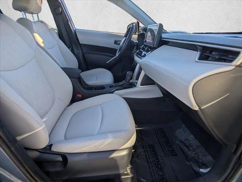 Used 2024 Toyota Corolla Cross L image 23