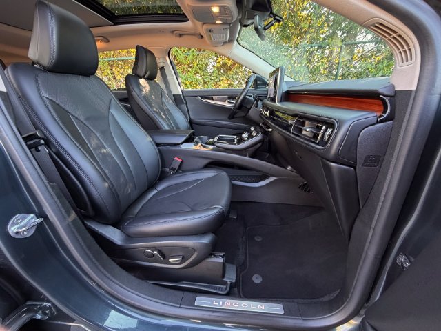 Used 2022 Lincoln Nautilus Reserve AWD/4WD image 27