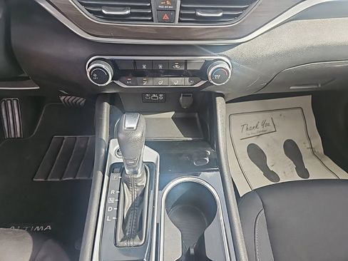 Used 2024 Nissan Altima 2.5 SV image 23