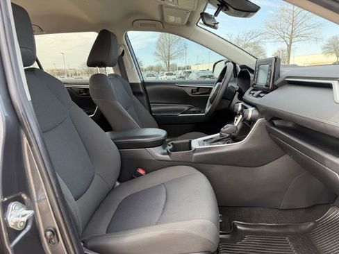 Certified 2022 Toyota RAV4 LE image 26
