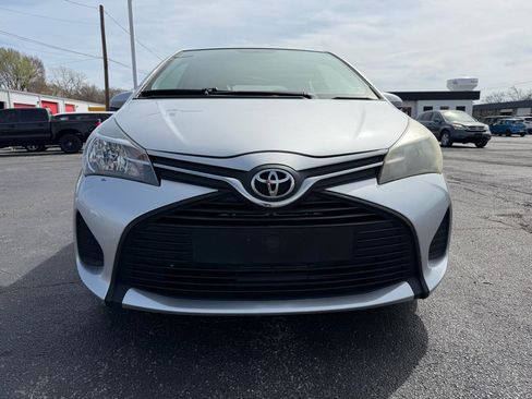 Used 2015 Toyota Yaris L image 2