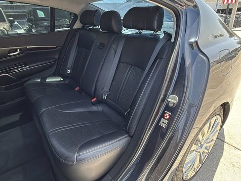 Used 2015 Kia K900 Luxury RWD image 24